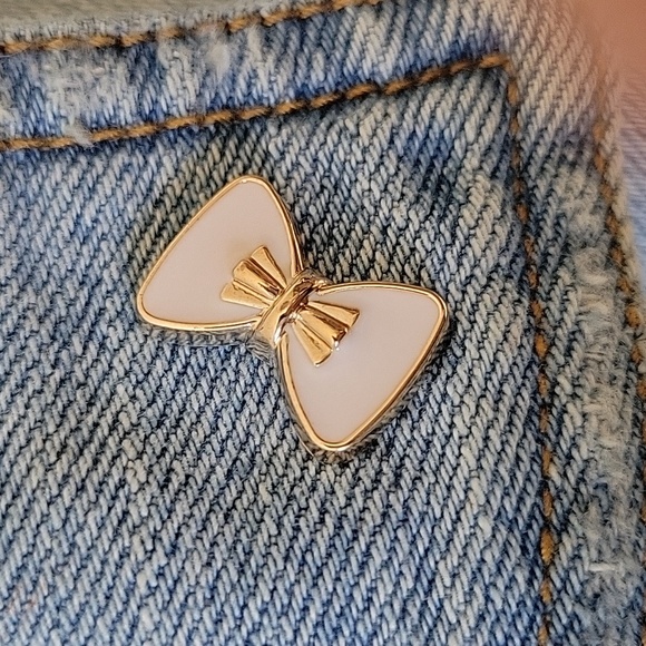 Upcycled art!!!  Hand embroidered distressed denim jacket XXL with patches - Picture 12 of 16